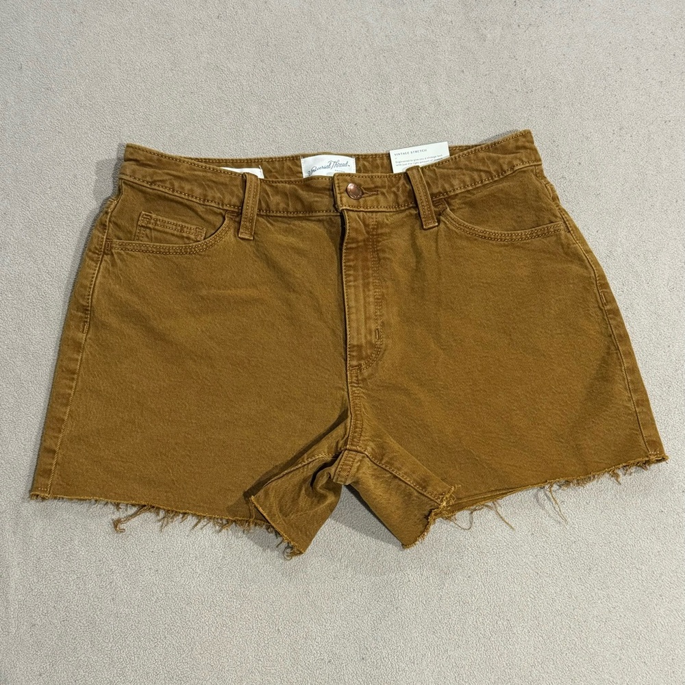 NWT Women’s Universal Thread brown/dark khaki shorts, size 10